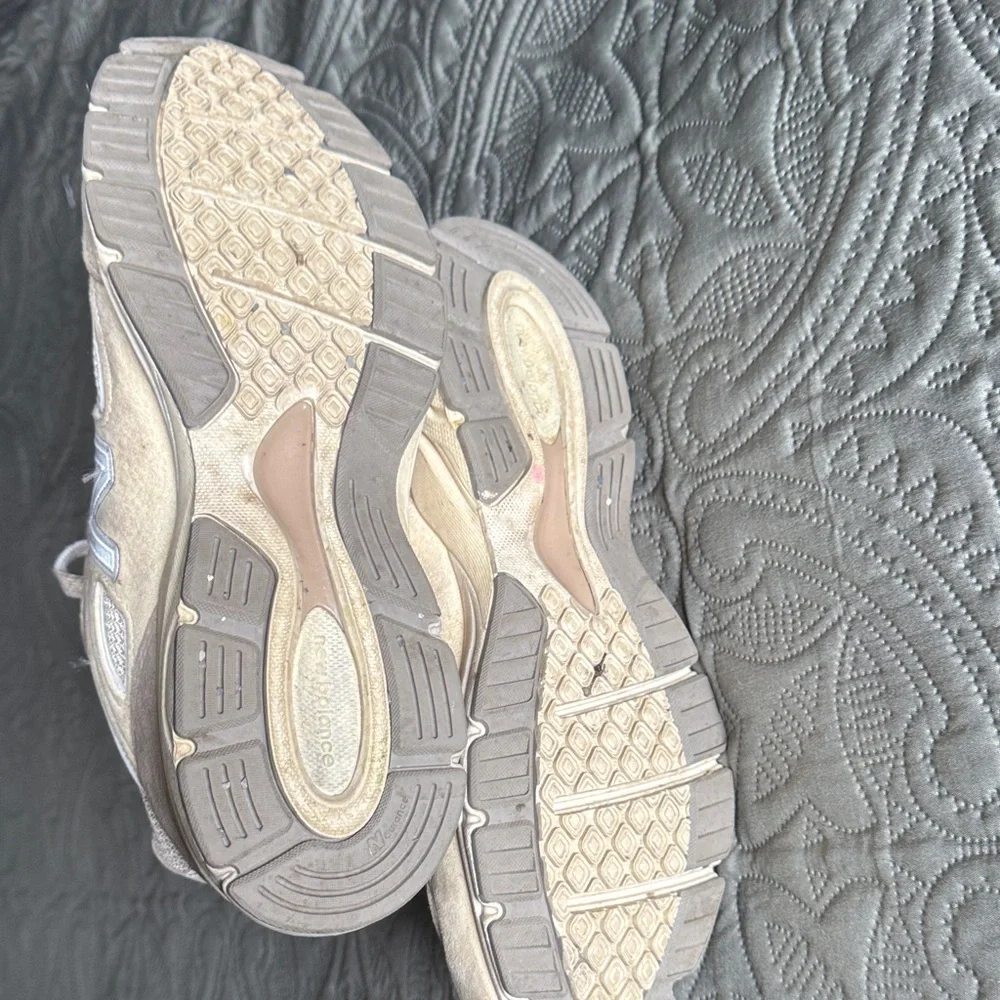New Balance Off-White and Tan Running Shoes - Picture 5 of 6
